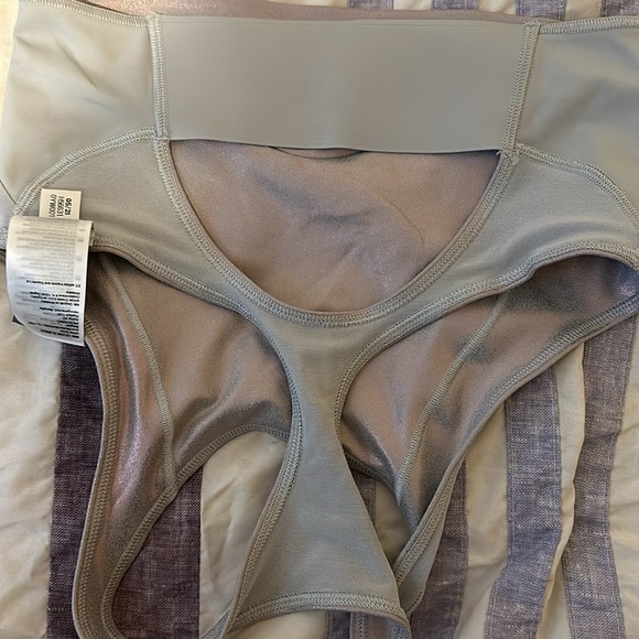 Adidas by Stella McCartney Top/Bra - Picture 3 of 3